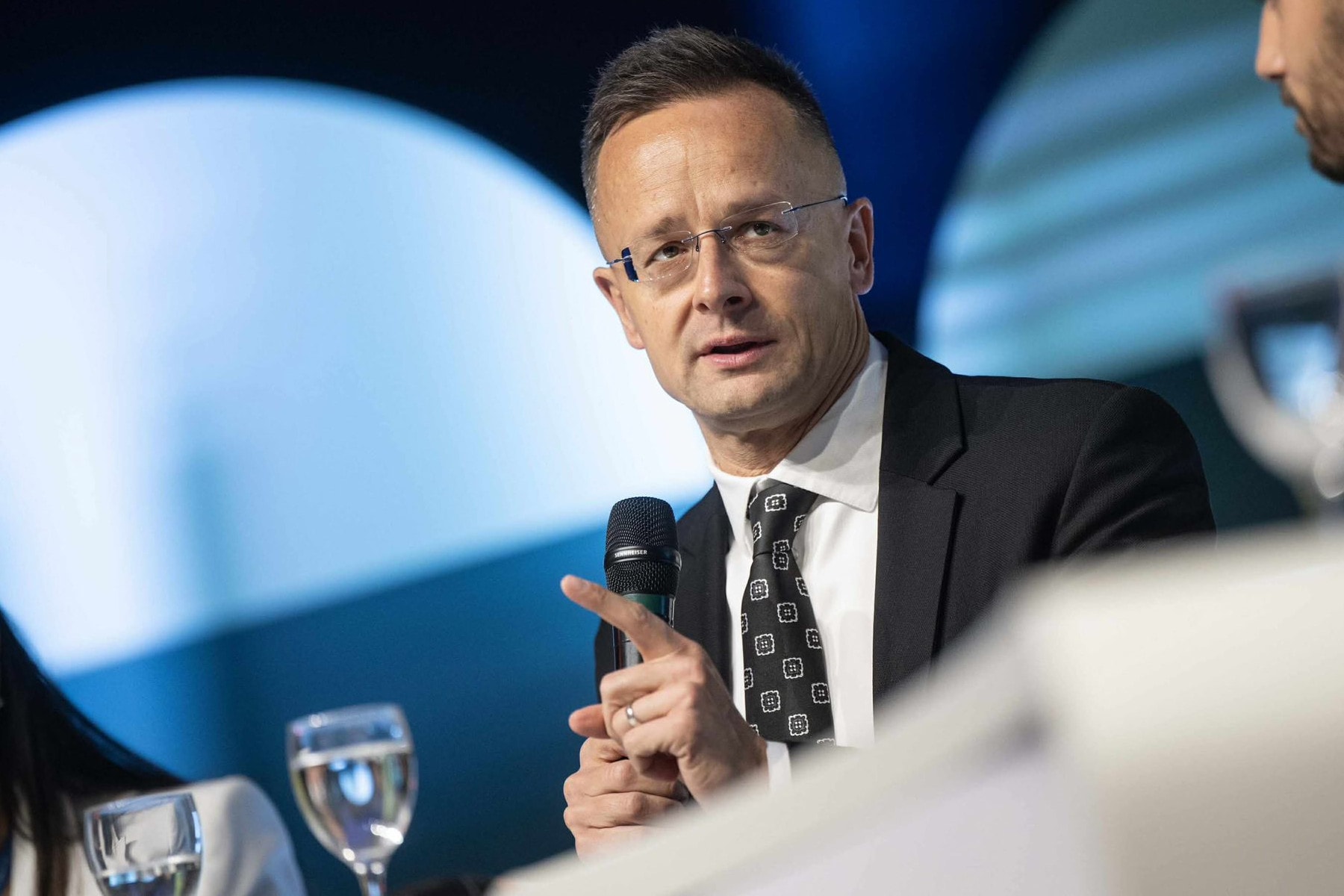 „Brüsszel már elkötelezte és eltökélte magát, hogy háborúba akarja vinni Európát„