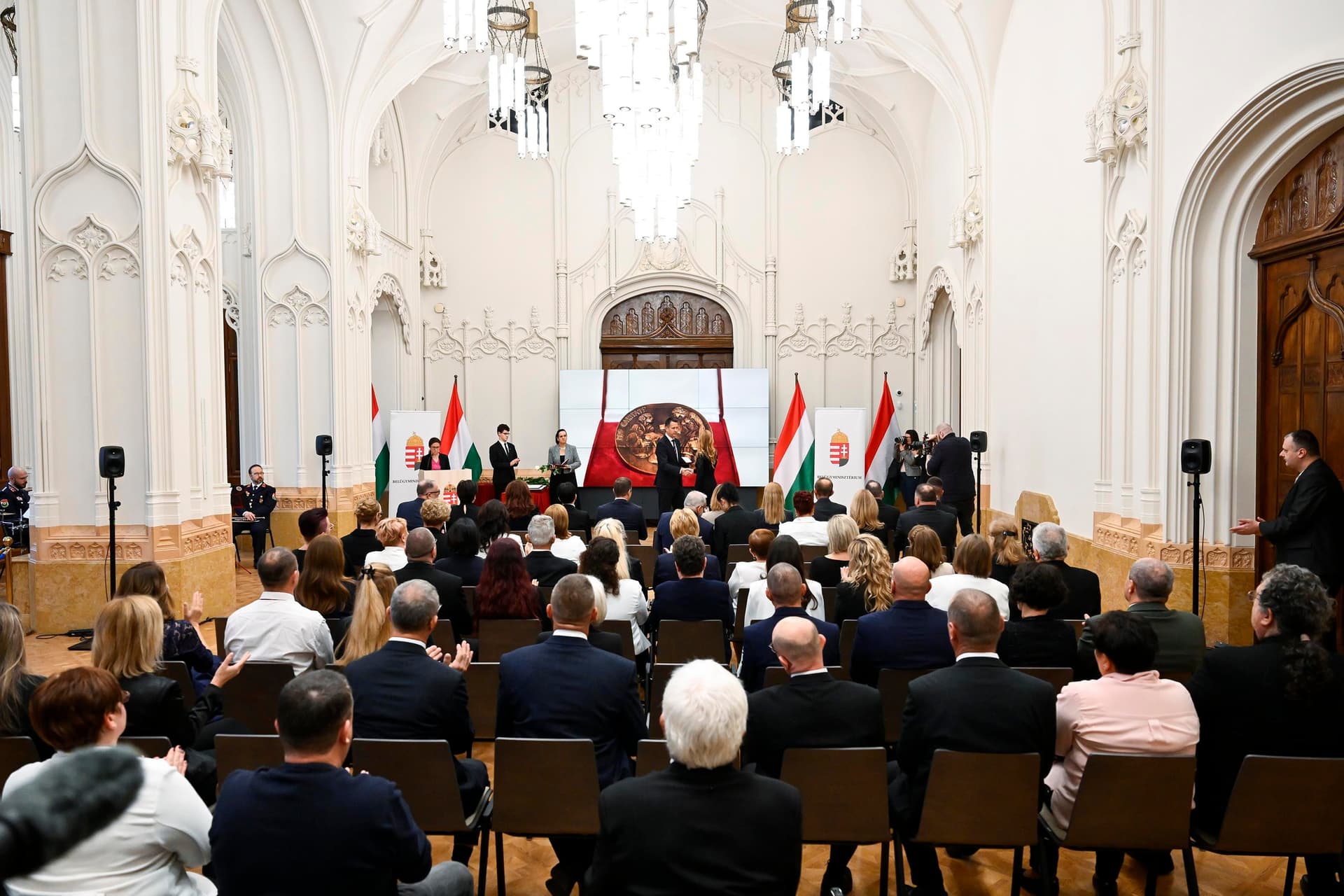 Állami erővel a szociális szektor és gyermekvédelem élére!