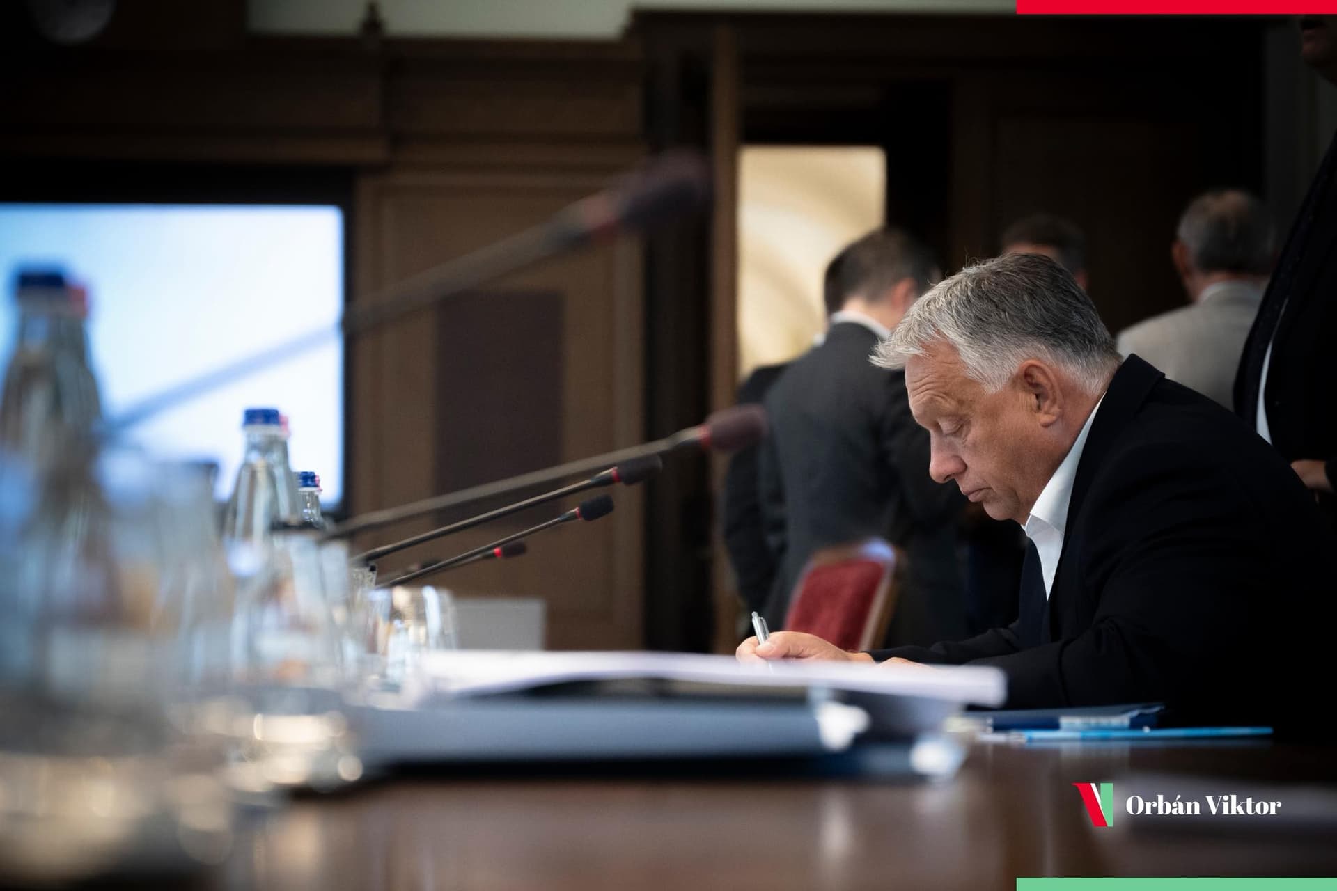 Orbán Viktor: Unokáink is nyögnék a közös európai hitelt