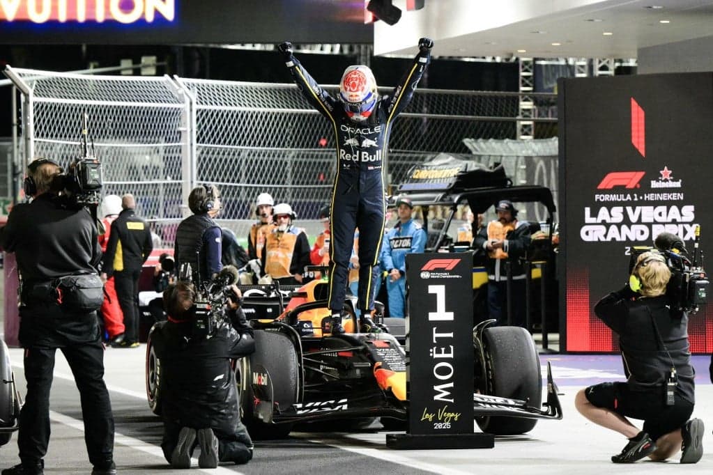 Tükörsimán győzött Verstappen