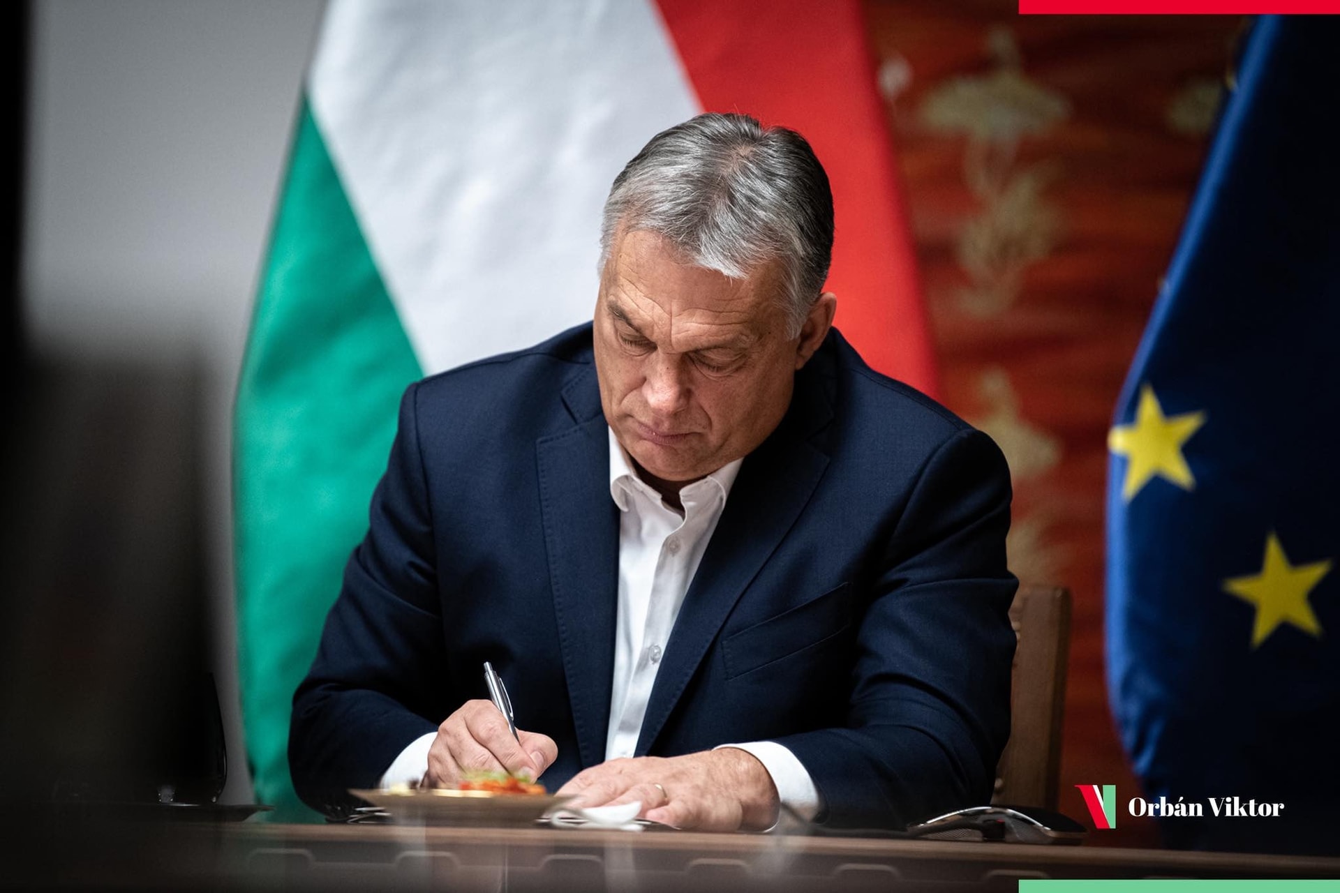 Orbán Viktor: Mi, magyarok mind háborúellenesek és békepártiak vagyunk