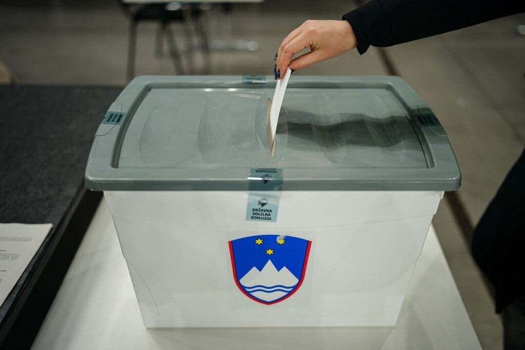 Október 11-re írta ki a szlovén parlament a három konzultatív népszavazást