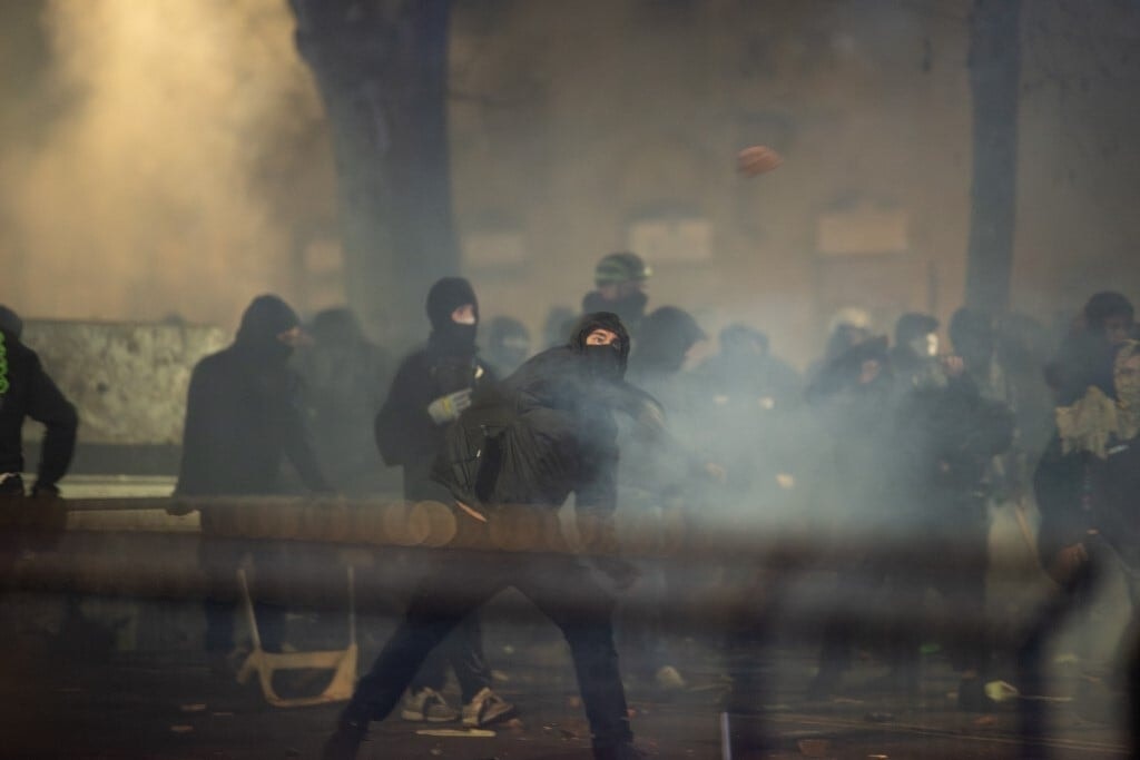 Antifa-per: Indítványozta a párizsi ügyészség egy szír antifasiszta kiadását Magyarországnak