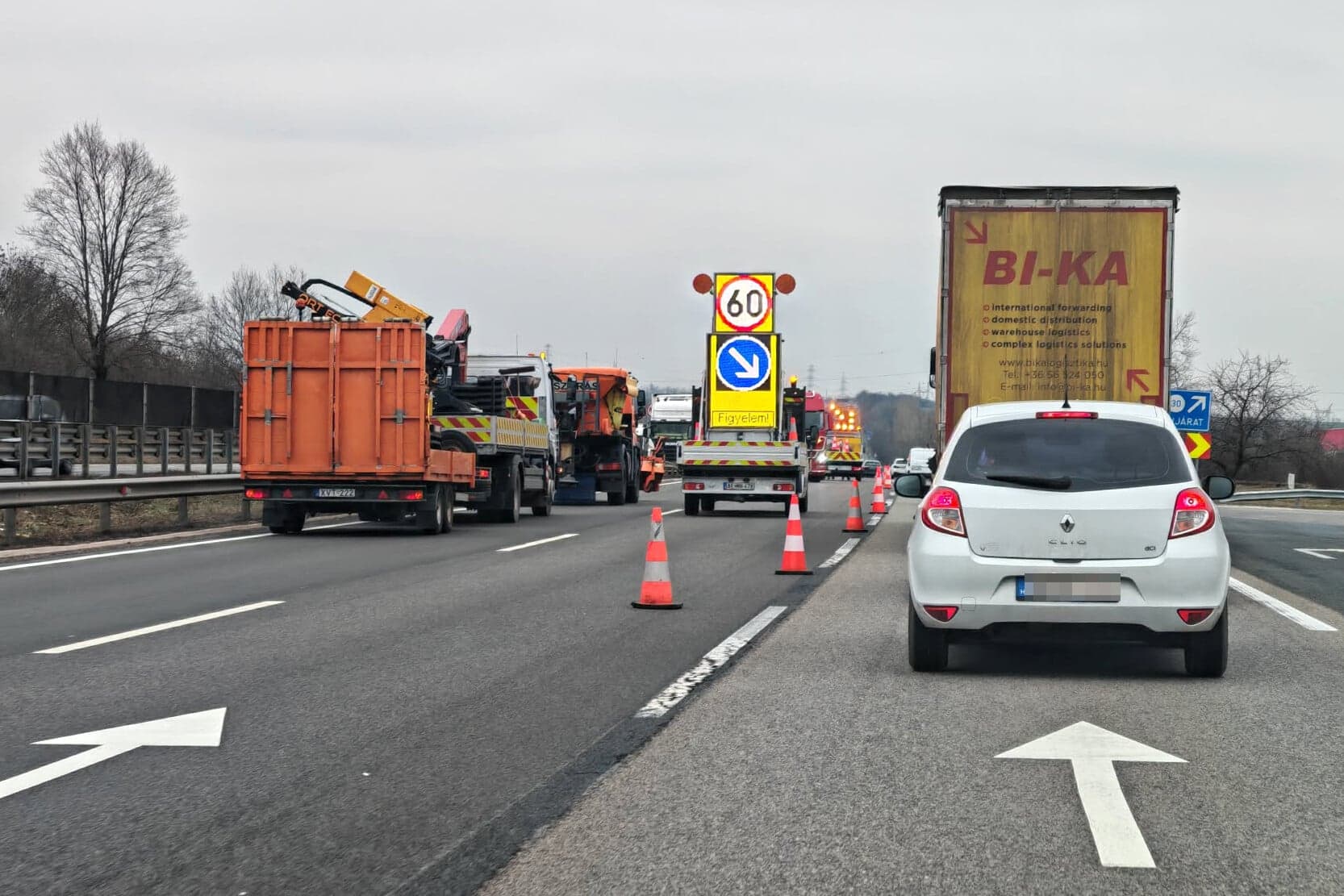 Baleset miatt torlódik a forgalom az M5-ös autópályán
