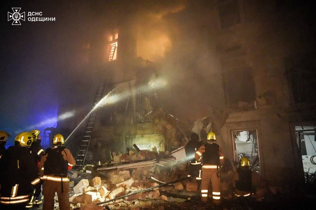 Több civil meghalt az éjszakai orosz légicsapásokban