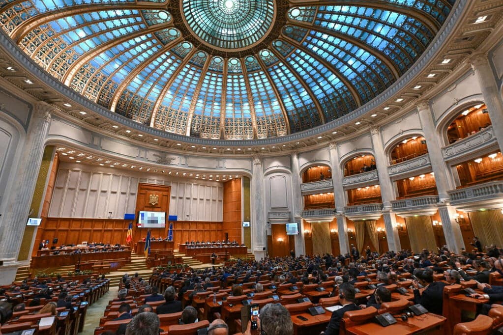 Alkotmányossági óvást emeltek román kormánypárti képviselők