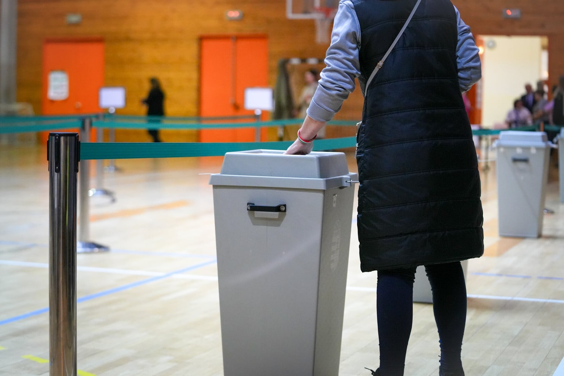 Bírálatok érték a szerbiai választás külföldi előkészületeit