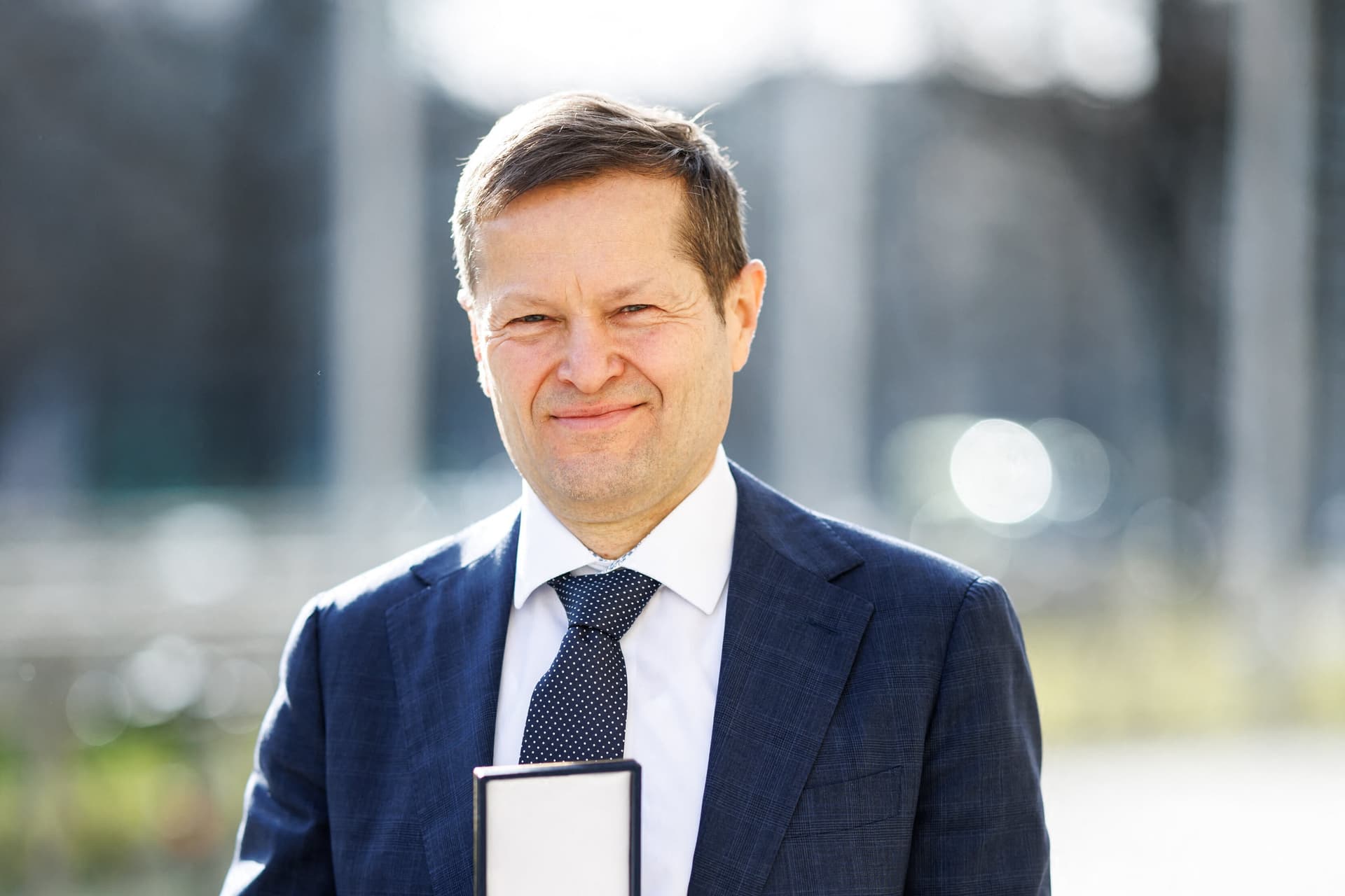 Krausz Ferenc lemondott a Corvin-láncról