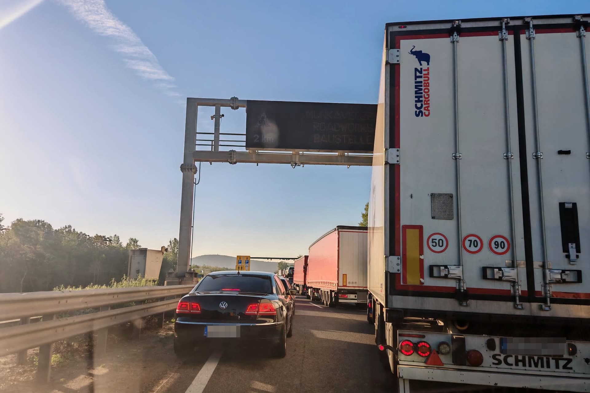 Lassulások, torlódások országszerte