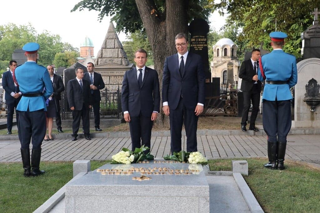 Férfiruhában vonult be, női legendaként tért vissza