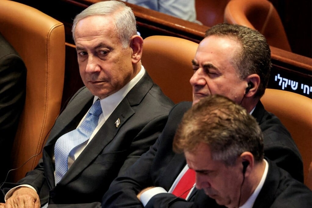 Egykori bizalmasa is Netanjahúra vallott