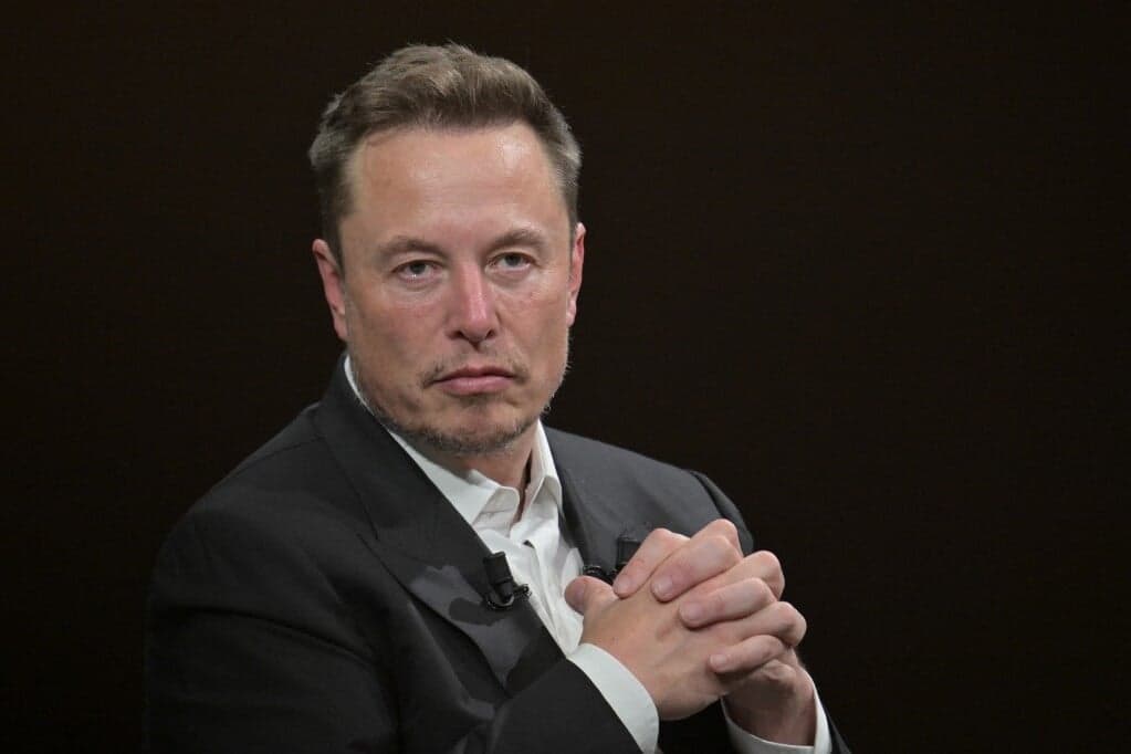 Az ukrán elnök kitüntette Elon Muskot