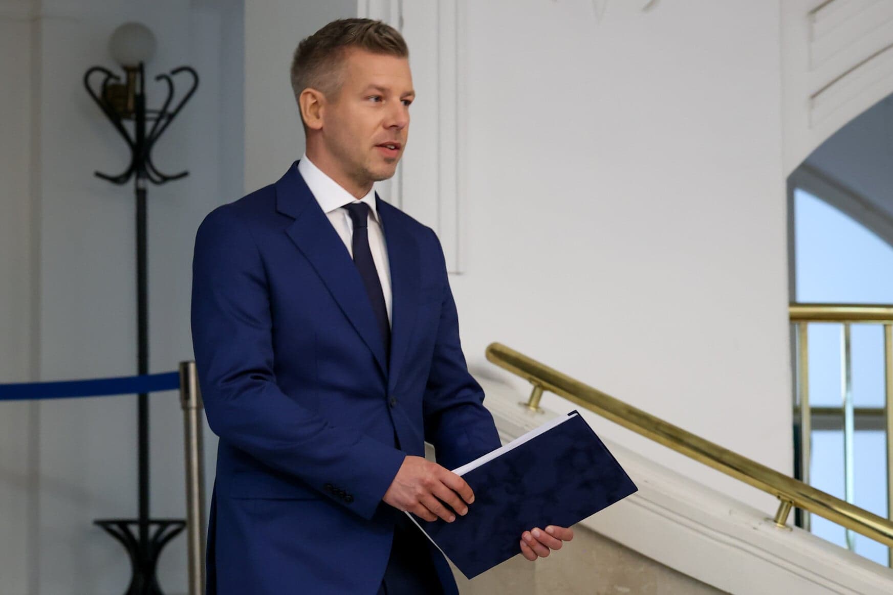 Magyar Péter a Sándor-palotából