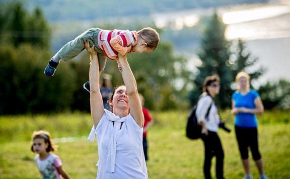 Már érzékelhető a magyar családpolitika eredményessége