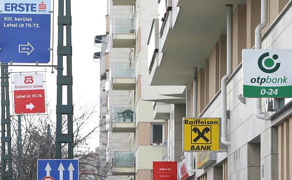 Számot adnak a bankok a lakossági bankszámlák tavalyi költségeiről