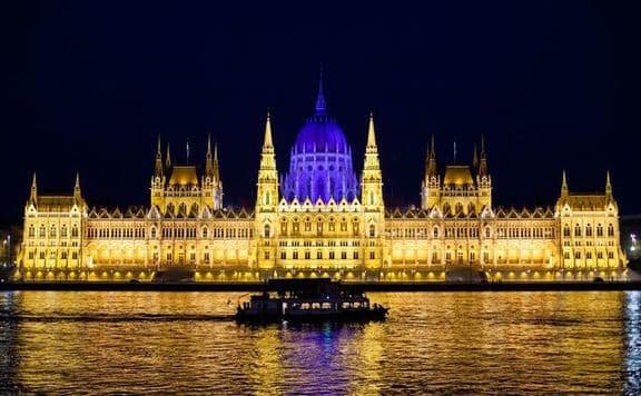 Kortárs fotográfiai akció az autizmussal élőkért
