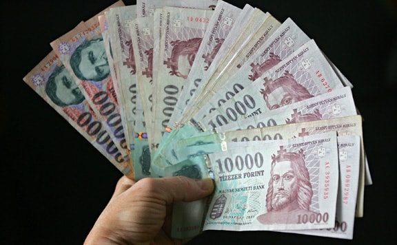 Vegyesen mozgott a forint