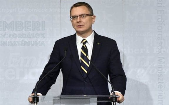 Rétvári: Több pénz jut az egészségügyre, az oktatásra és nyugdíjra