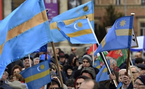 „Az anyaországban élőknek erkölcsi kötelességük a határon túli magyarság támogatása”